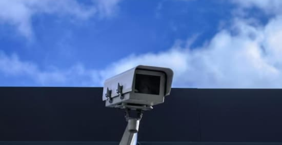 Verkabelte vs. drahtlose Sicherheitskameras: Auswahlleitfaden