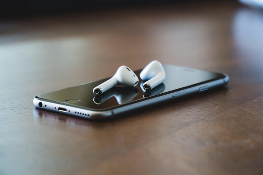 Wie Sie nahtlos Ihre AirPods mit iPhone 15 laden können: Beherrschen des Ladevorgangs
