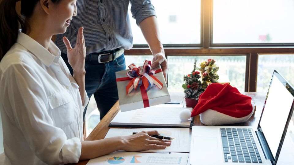 15 einzigartige Firmengeschenke 2025 & Wähle das Richtige aus