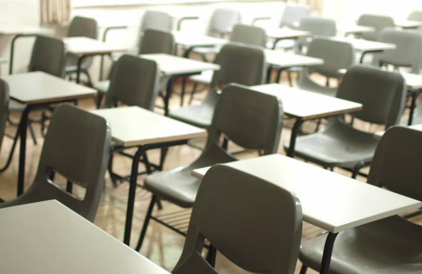 Ist es illegal, Kameras in KlassenzimmVideoüberwachung an Schulen: Legalität, Vorteile & Top Empfehlungenern zu haben?