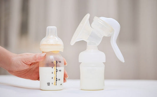 Wie lange ist abgepumpte Muttermilch haltbar?